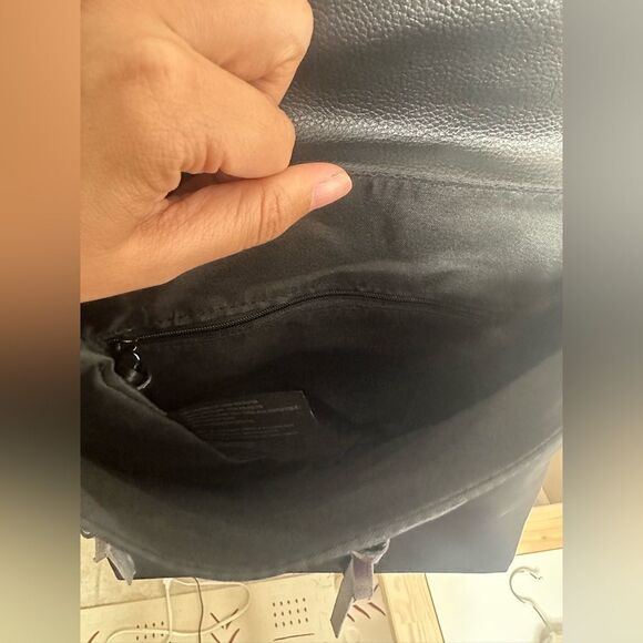 Botkier New York Trigger Backpack NWT - Picture 8 of 8